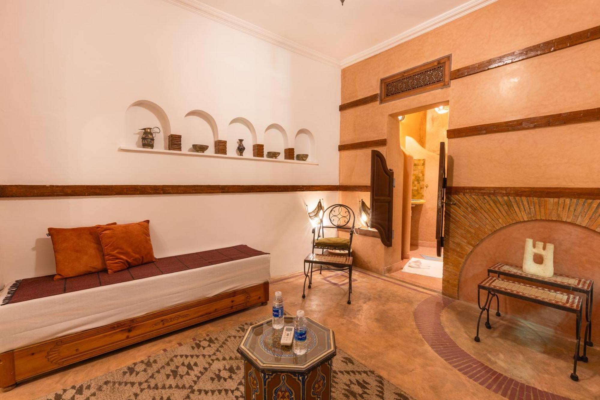 Hotel Riad Aicha Marrakech à Marrakesh Extérieur photo